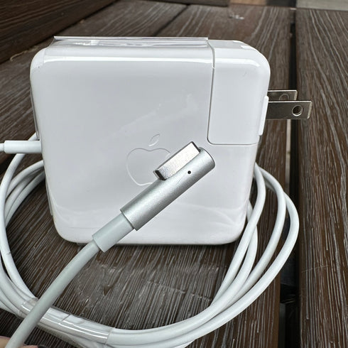APPLE - CUBO CARGADOR COMPLETO MAGSAFE 1 TIPO L 60W MACBOOK (INCLUYE CABLE)